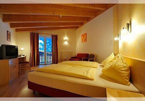 168935_108706669206836_2796169_n