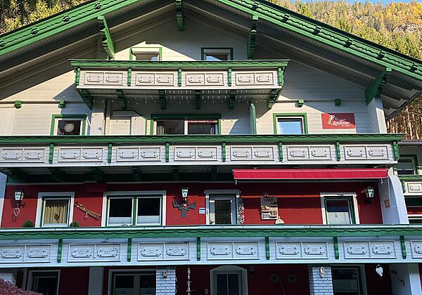 6FFA2236-76EB-4319-9521-F3AA09382635