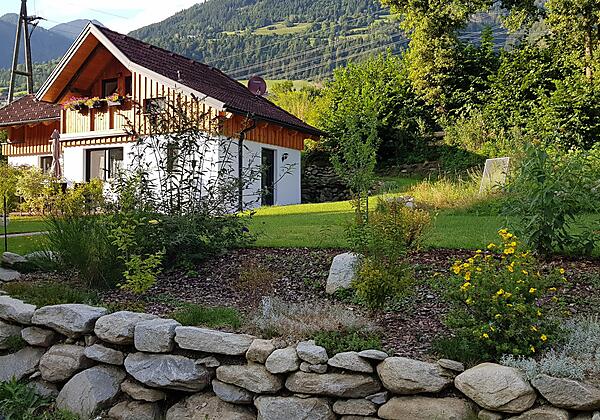 Aussengelaende-Hühnerstall