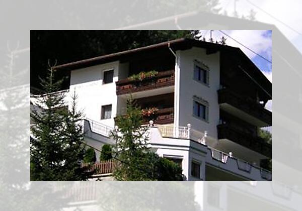 Hausansicht Sommer 2