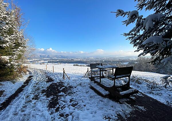 Blick über den Berg nach Isny im Allgäu