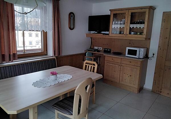 Küche mit Fernseher