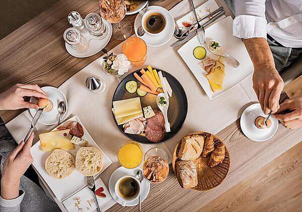 Reichhaltiges Frühstück