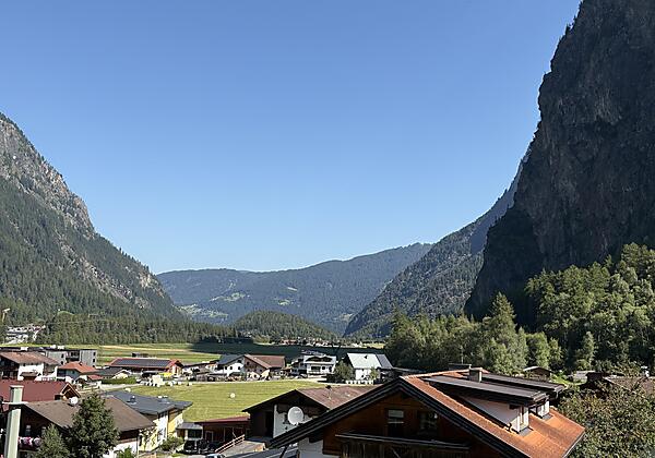 Lehn-Platzl mit der Engelswand