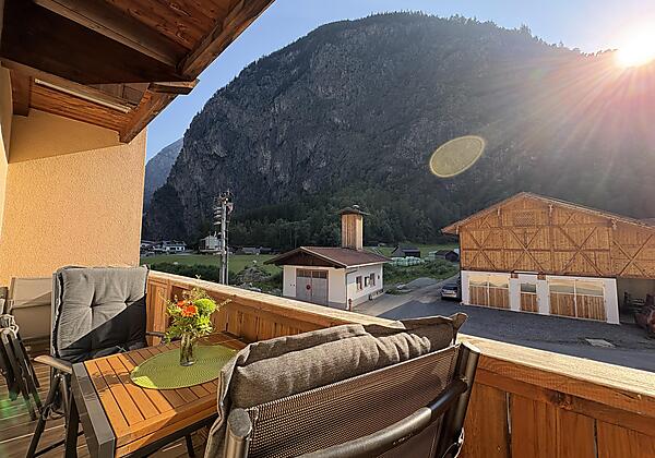 Balkon mit Bergblick
