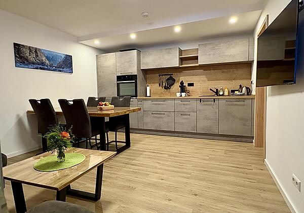 Küche mit Essbereich