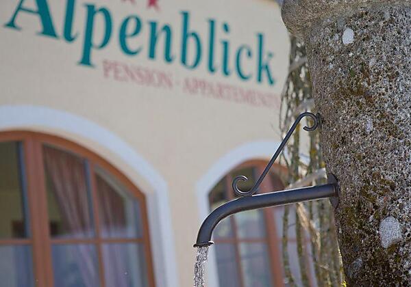 Aussenansicht Brunnen