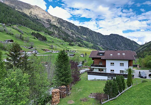 Pension-waldrast-c-anna-ladstaetter