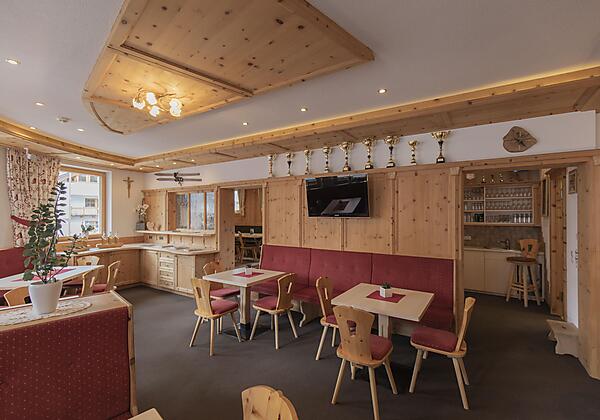 Berghotel-Rasis-Galtuer-Ischgl-Speisesaal3