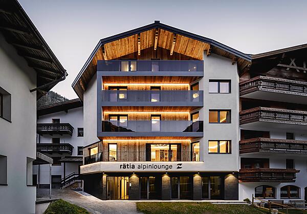 raetia_alpinlounge_aussenansicht_wyhlidal_1637