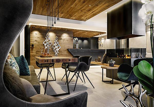 raetia_alpinlounge_rezeption_wyhlidal_1557