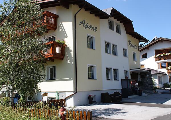 Apart Renate im Sommer