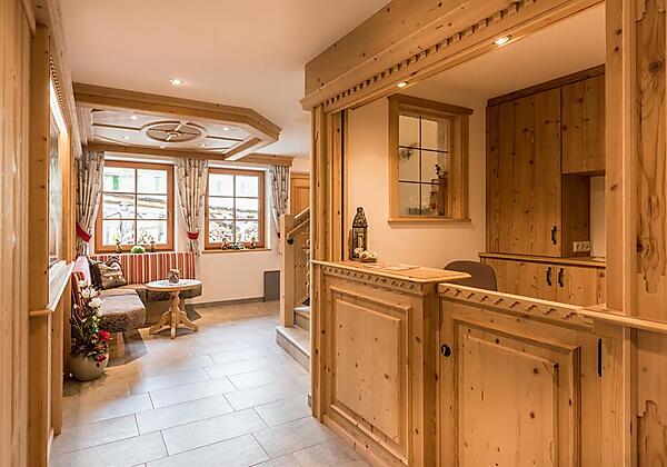 Rezeption_Eingangsbereich_5605-5