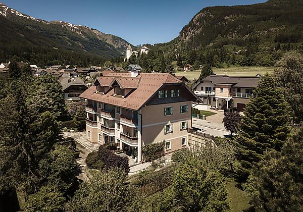 20210615_LuefteneggerAppartmenthausAussen_Drohne_0