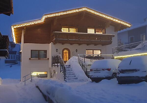 4032-2268-max.jpg Haus Weihnachten mit Beleuchtung