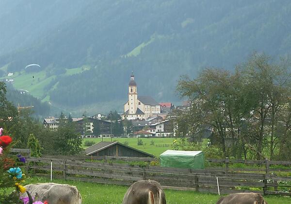 Herrliche Aussicht nach Neustift Ortsm zur Kirche