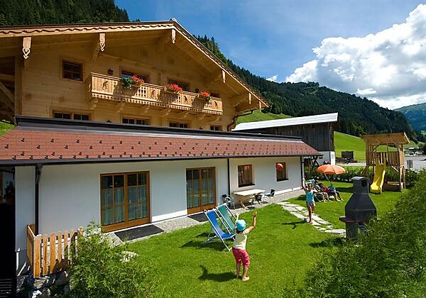 Haus Sommer mit Spiel- u. Grillplatz