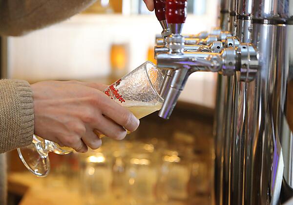 1457888631_Schwechaterhof_Zapfhahn