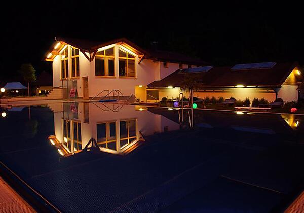 Unser Schwimmbad ist von 07:30 bis 21:30 offen