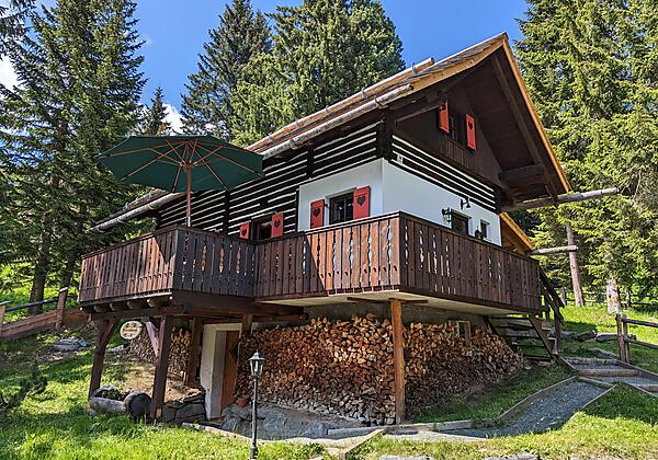 Die Sechszirbenhütte im Sommer