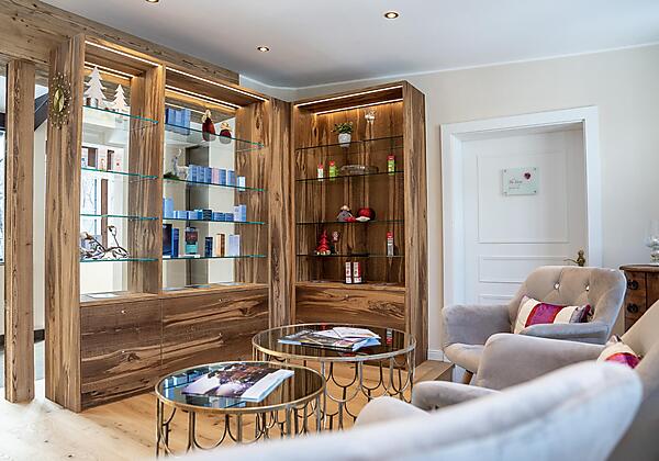 SPA Rezeption-®gert_perauer