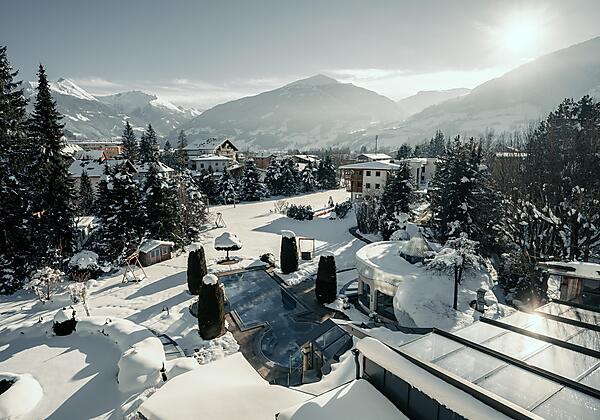 Sendlhofers_Bad Hofgastein_Aussicht_Pool_Winter