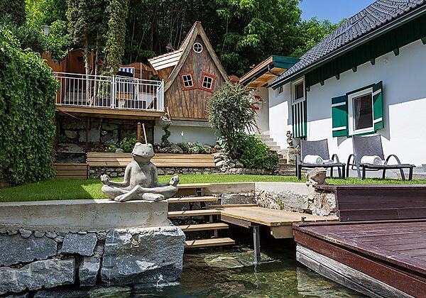 Garten mit Hexenhaus