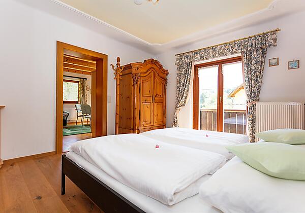 Schlafzimmer Wohnung 1  IMG_5973