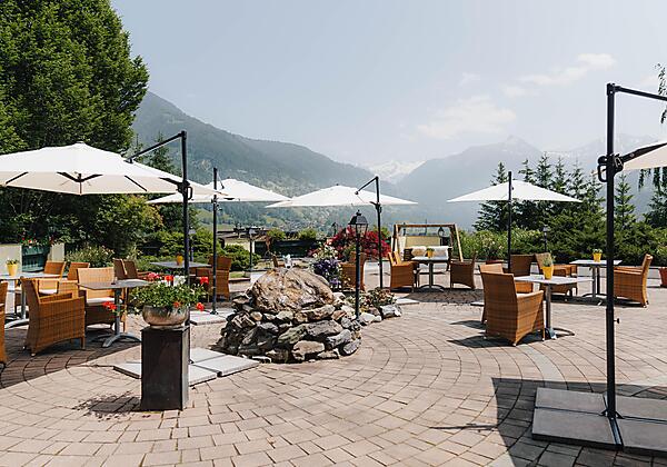 Terrasse mit Springbrunnen