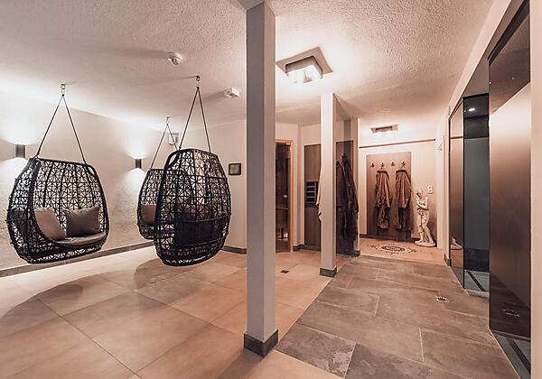 RealxbereichVierStudios&Restaurant