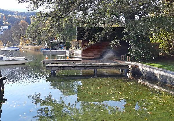 Privater Steg am See
