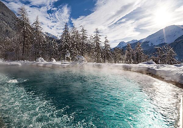 Vivea Hotel Umhausen Außenpool im Winter