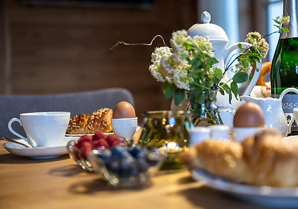 Brötchenservice und frische Eier im Hofladen