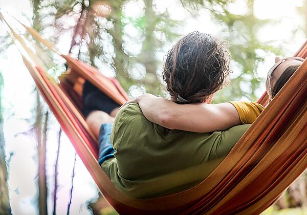 Entspannung Hängematte Waldhütte