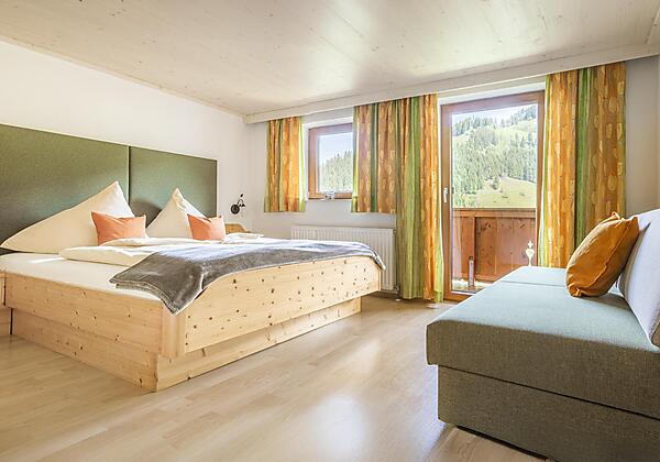 20240515_WandlehenhofInnen_024-HDR-Pano_klein