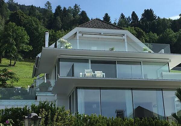 Weiße Villa