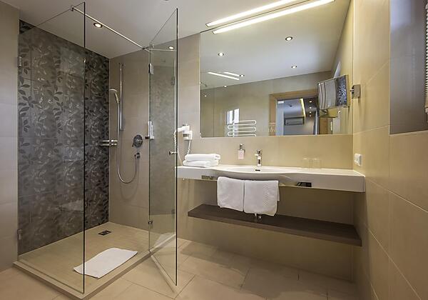Hotel_Gabi_Wals_Zimmer_Bad_1